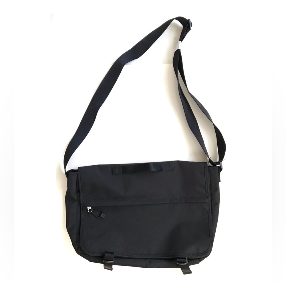 Calvin Klein Black Sport Essential Messenger Bag NWOT